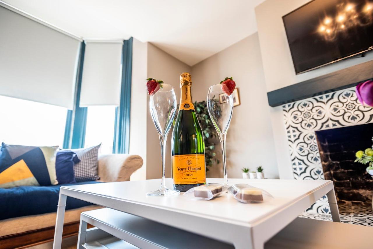 Stamford Guest House, 3 Min Walk To Southport Lord St, With Parking & Perfect Getaway Kültér fotó