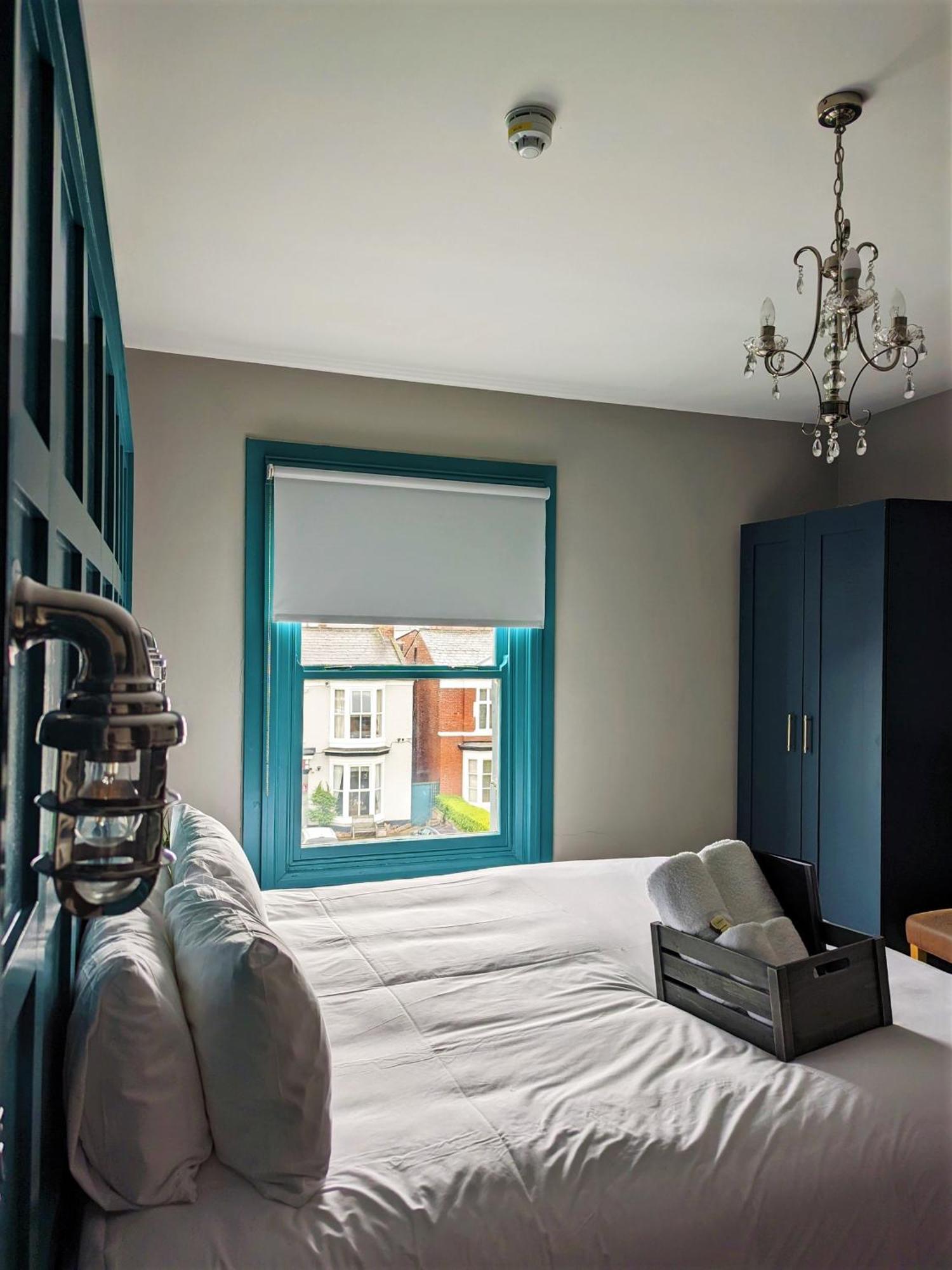Stamford Guest House, 3 Min Walk To Southport Lord St, With Parking & Perfect Getaway Kültér fotó