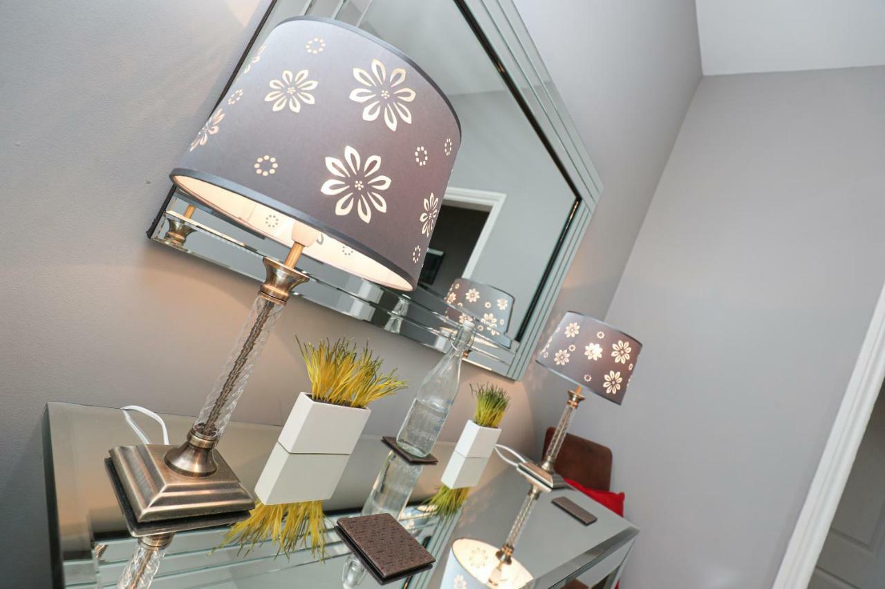 Stamford Guest House, 3 Min Walk To Southport Lord St, With Parking & Perfect Getaway Kültér fotó