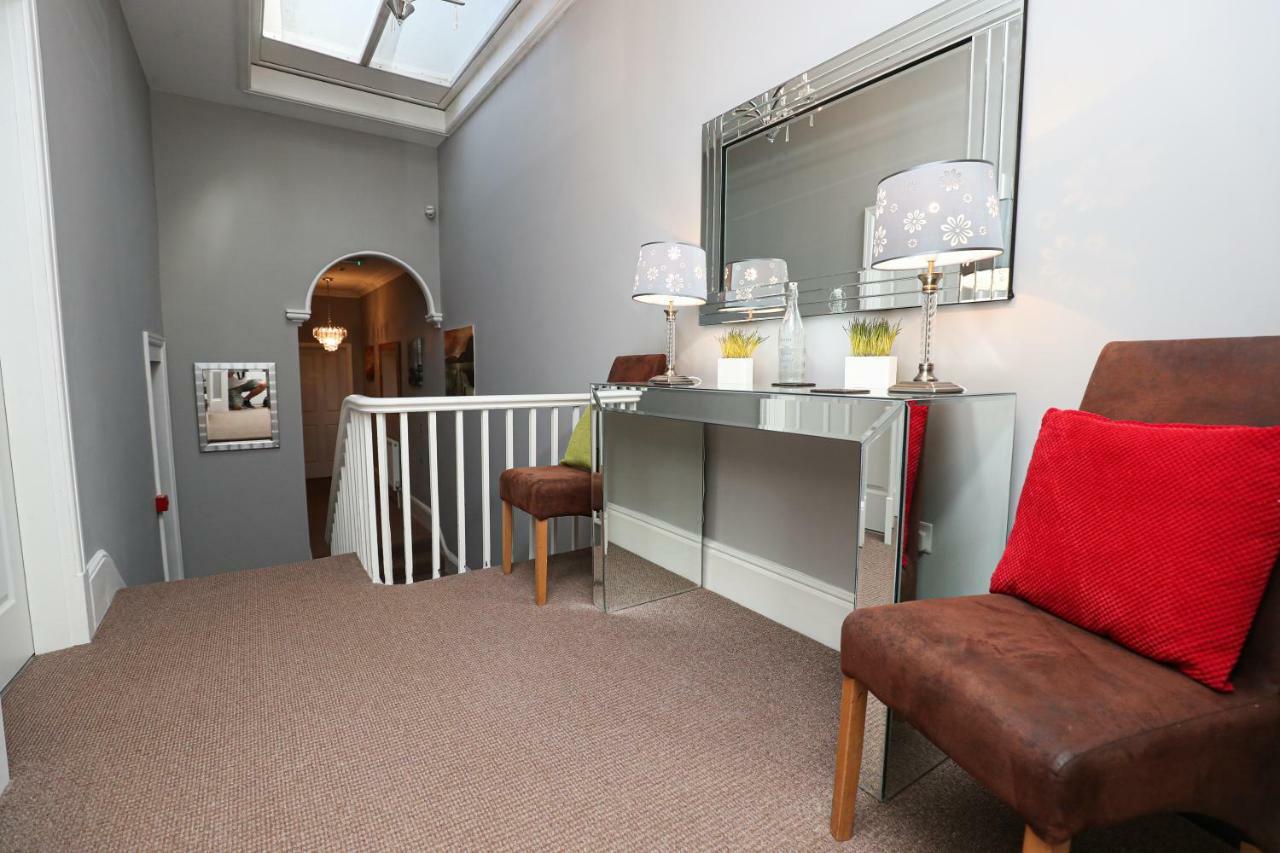 Stamford Guest House, 3 Min Walk To Southport Lord St, With Parking & Perfect Getaway Kültér fotó